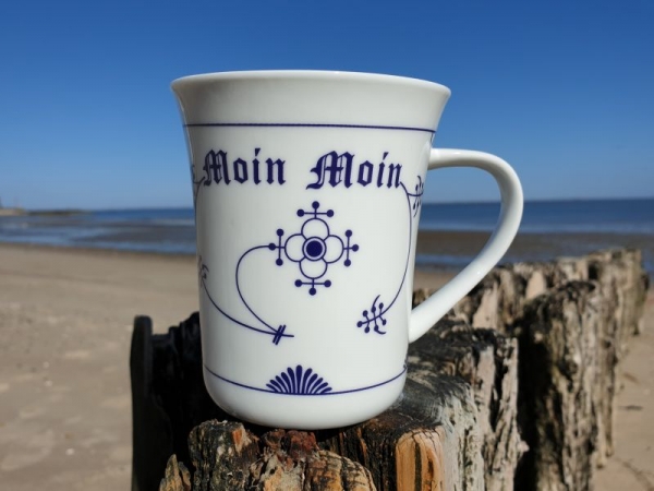 Moin Moin Becher konisch Kaffeepott Tasse Porzellan Strandszene 